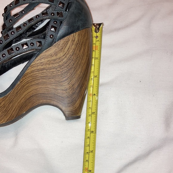 Wedge Sandals - Picture 12 of 13